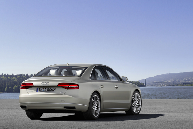 Audi A8 4.0 V8 TFSI quattro tiptronic