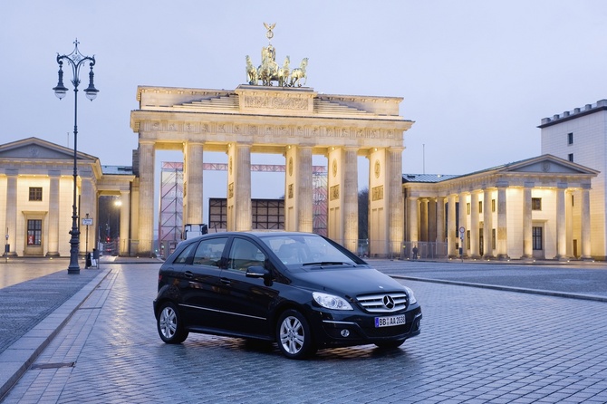 Mercedes-Benz B 200 Turbo Auto (FL)