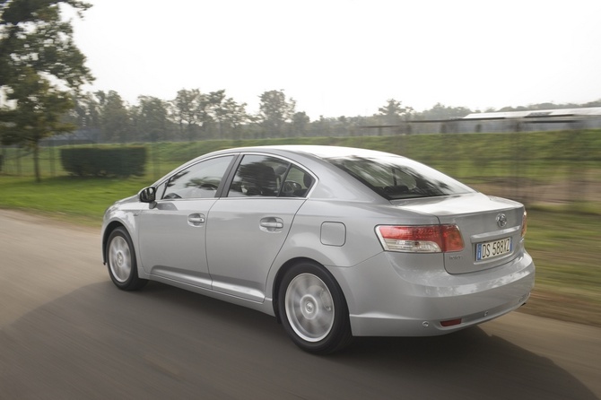 Toyota Avensis Sedan 2.0 D-4D 125