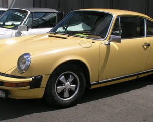 912