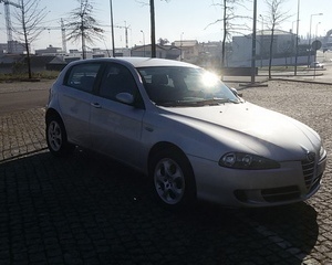 Alfa Romeo 147 1.9 JTDm 16v  Distinctive