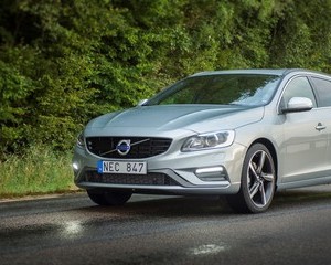 V60 T6 R-Design Geartronic