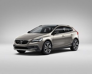 V40 Cross Country D3 Plus