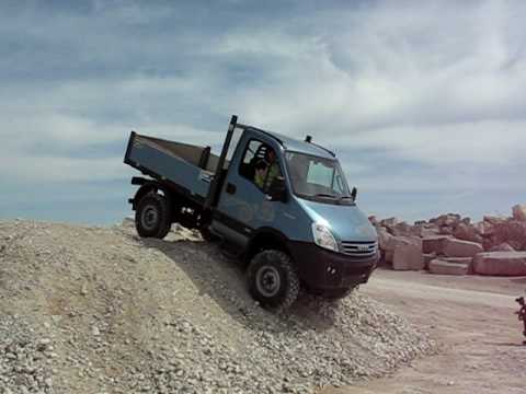 Iveco Daily 4x4 descending steep slope